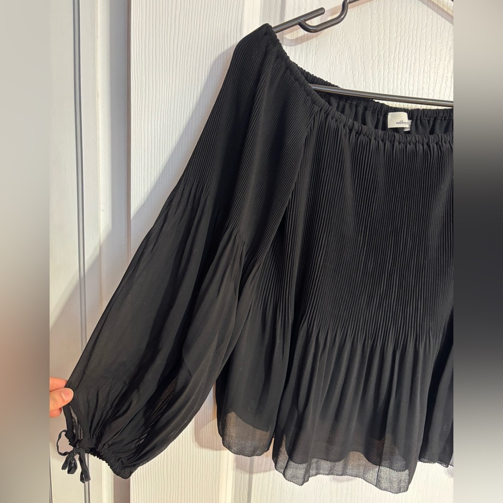 Aritzia Wilfred Talence Pleated Chiffon Off The Shoulder Black Blouse Size Small - Picture 2 of 10